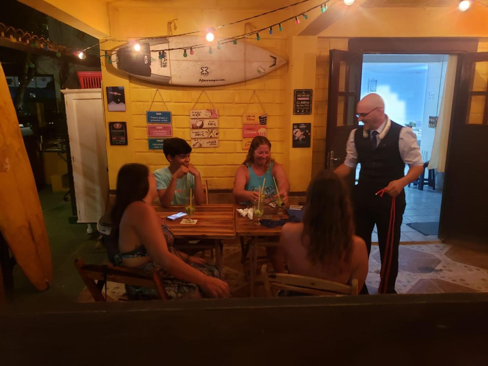 Hostel Porto Vip Порту-де-Галиньяш Экстерьер фото